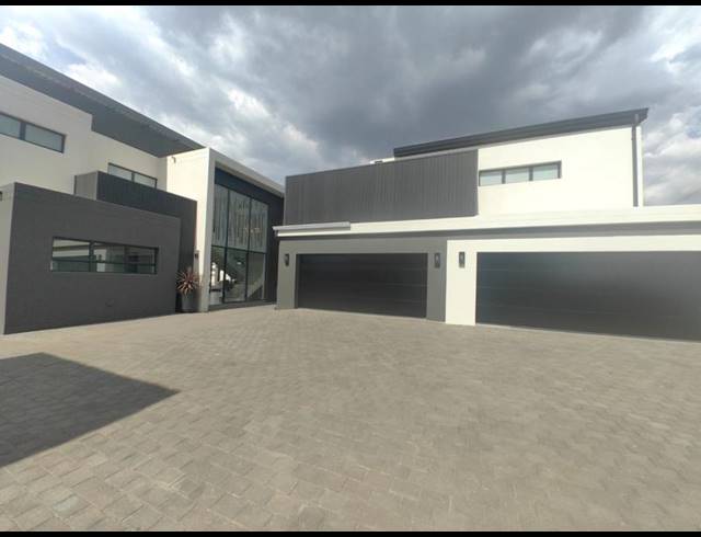 5 BEDROOM HOUSE FOR SALE IN MIDSTREAM HEIGHTS